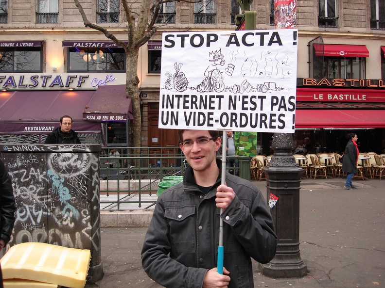 Manifestation_anti_ACTA_Paris_25_fevrier_2012_030.jpg
