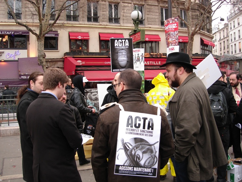 Manifestation_anti_ACTA_Paris_25_fevrier_2012_032.jpg
