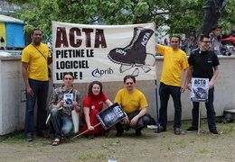 Manifestation anti ACTA à Paris le 9 juin 2012