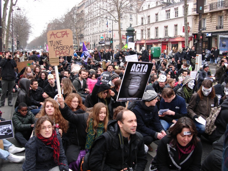 Manifestation_anti_ACTA_Paris_25_fevrier_2012_087.jpg