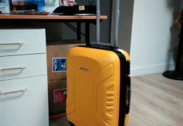 Nouvelle valise jaune, sept. 2019