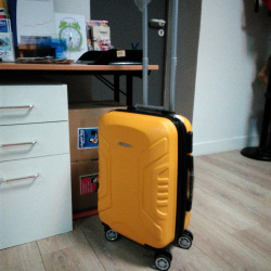Nouvelle valise jaune, sept. 2019